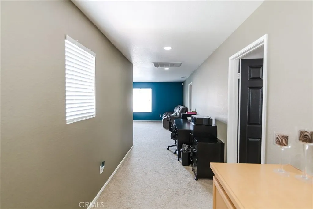 2340 Talbot Circle, Corona, California 92882 home-pic-12